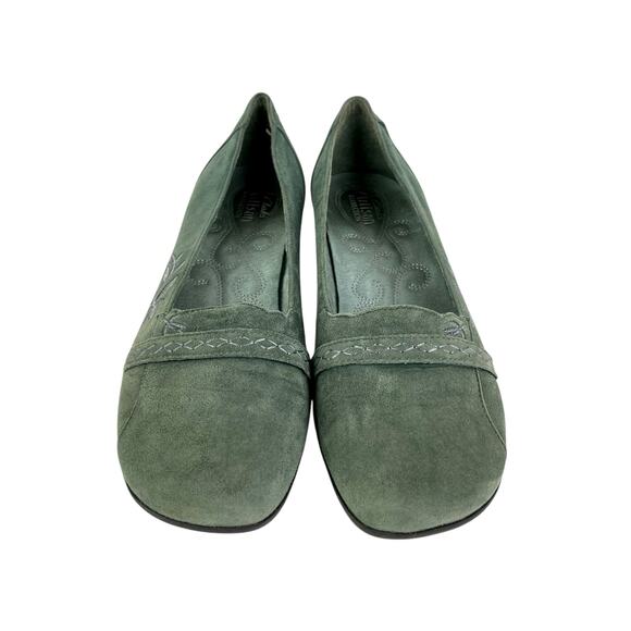 Clarks Artisan Green Suede Leather Embroidered Slip On Loafers Comfort Flats - Picture 3 of 11